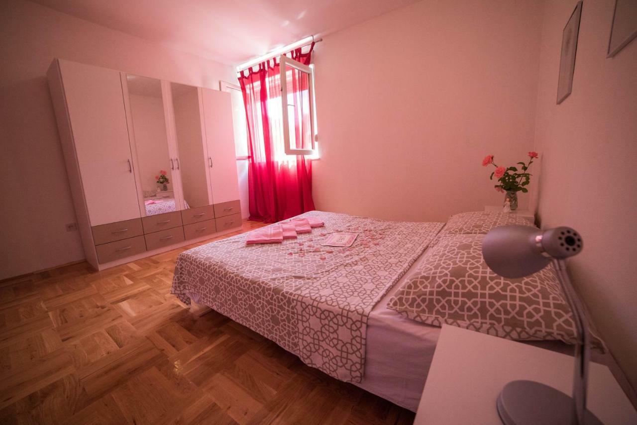 Apartment Ines Sinj Eksteriør bilde