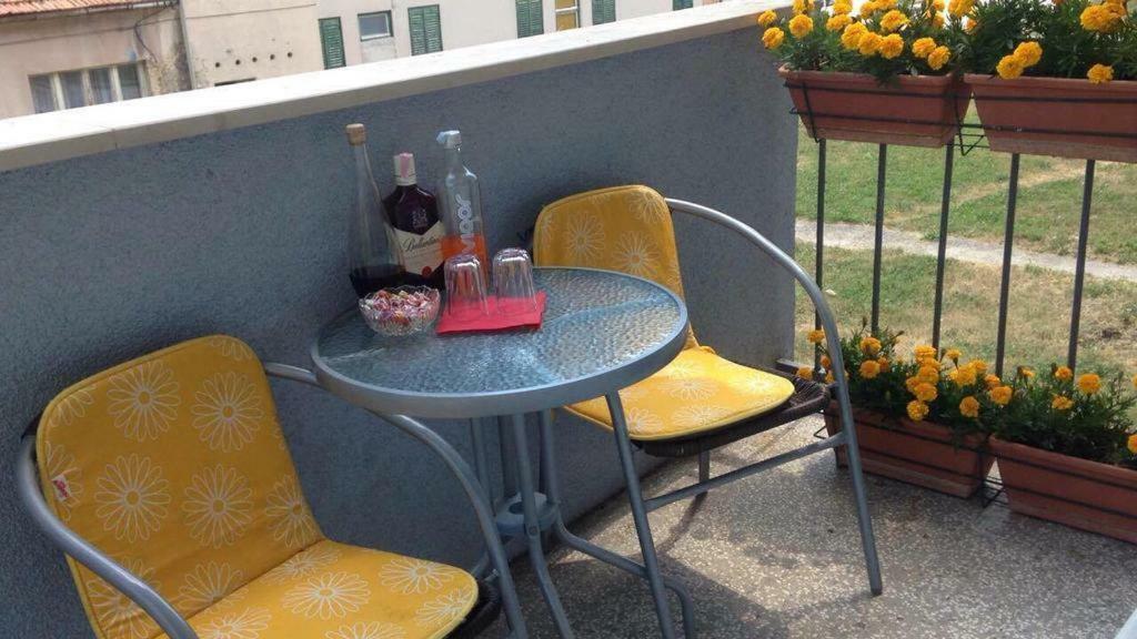 Apartment Ines Sinj Eksteriør bilde