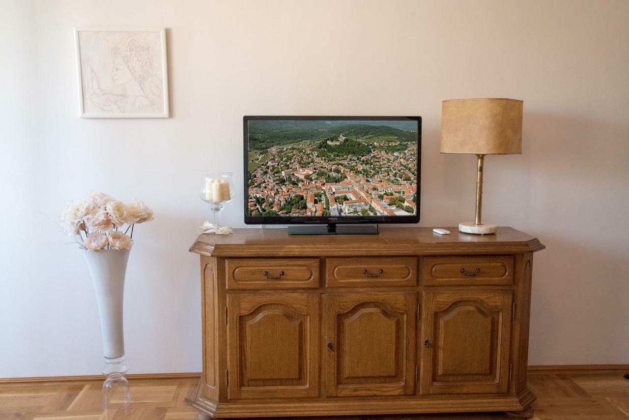 Apartment Ines Sinj Eksteriør bilde