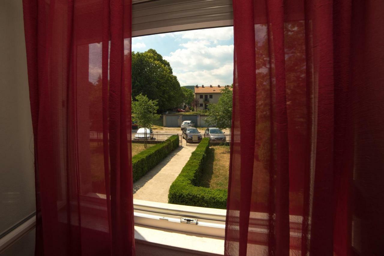 Apartment Ines Sinj Eksteriør bilde