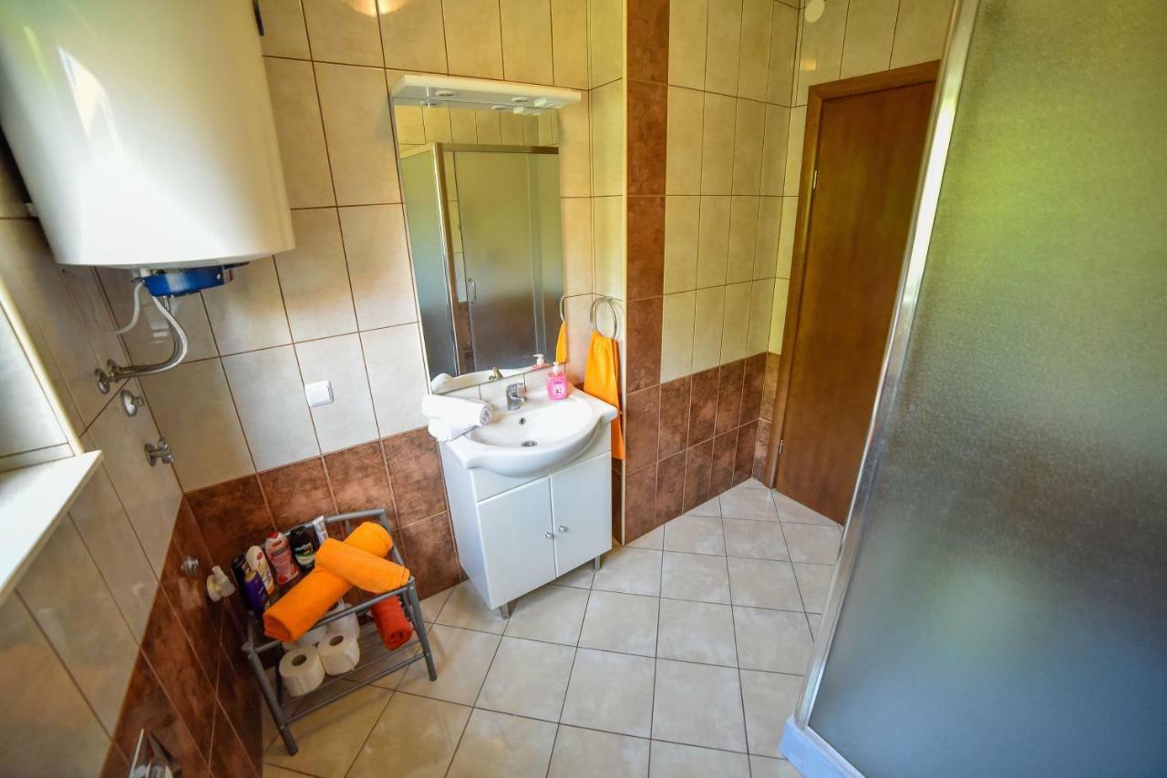 Apartment Ines Sinj Eksteriør bilde